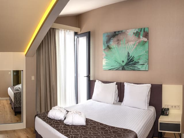 Standard Loft, 1 Queen Bed, City View
