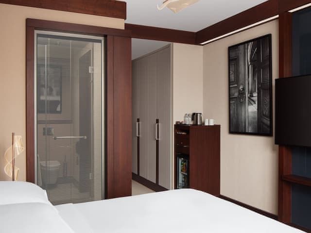 Deluxe Room, 1 King Bed