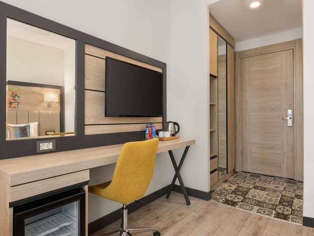 Room, 1 Double Bed, Accessible, Non Smoking (Mobility)