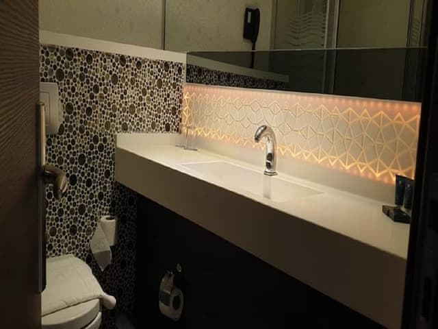 Deluxe Room, 2 Twin Beds, Smoking