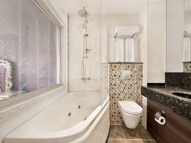 Premium Suite, 1 Queen Bed, Non Smoking