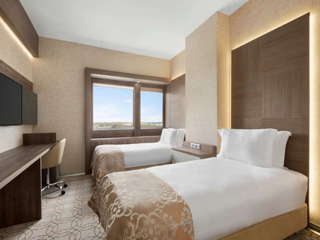 Deluxe Room, 2 Twin Beds, Smoking