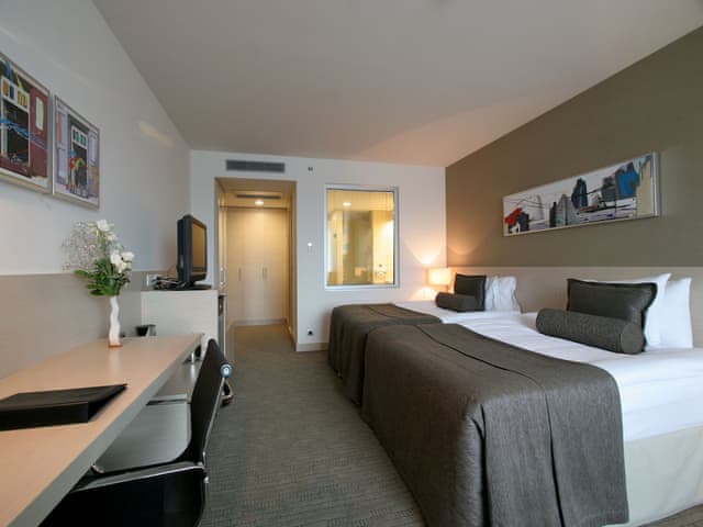 Standard Double Queen Bed Room