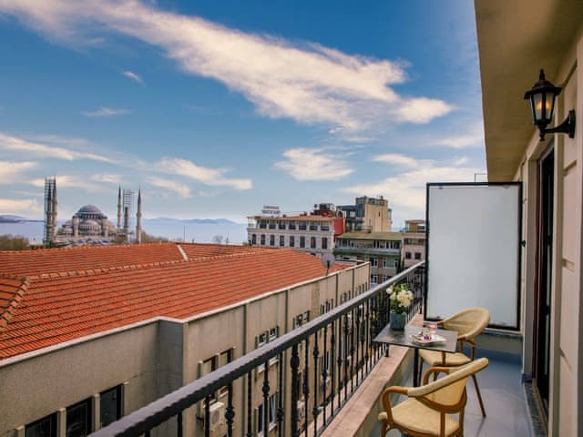 Deluxe Suite, Terrace