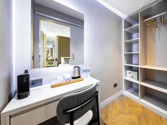 Exclusive Suite, Bathtub