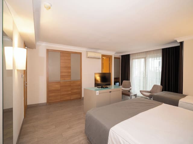 Deluxe Room, 1 King Bed