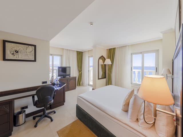 Suite, 1 Bedroom (Seafront)