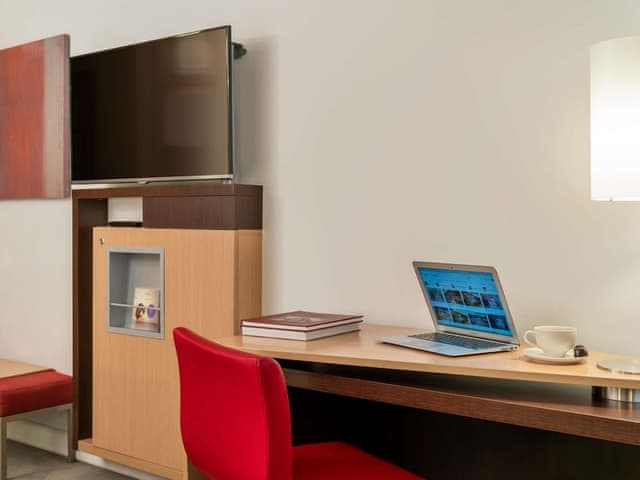 Executive Room, 1 Queen Bed with Sofa bed