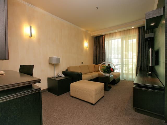 Family Room, Balcony, Park View