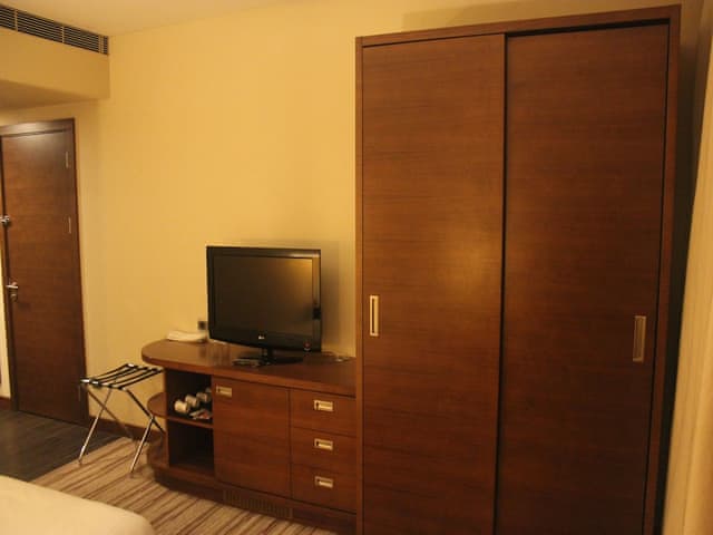 Queen Accesible Room