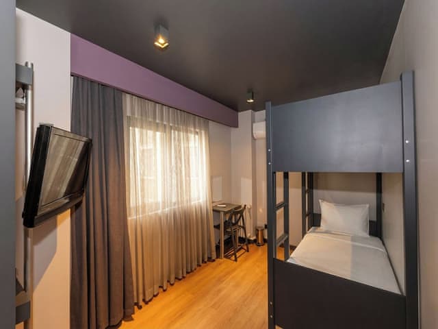 Family Room, 1 Bedroom