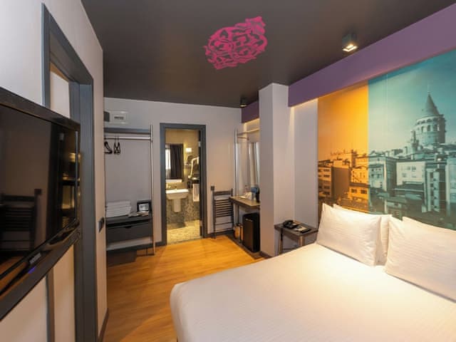 Family Room, 1 Bedroom