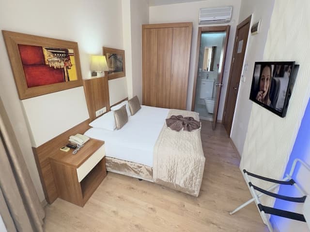 Standard Double Room, Garden View