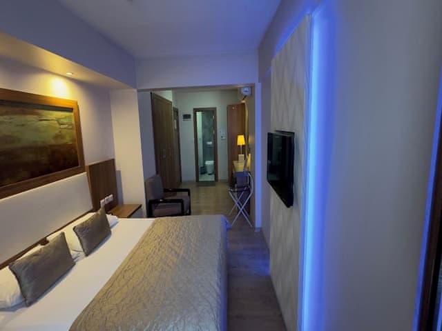 Standard Double Room, Garden View