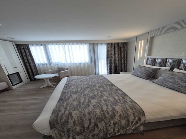 King Suite Room