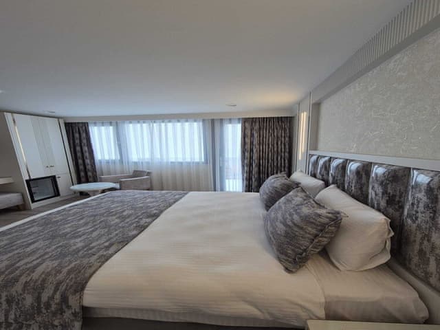 King Suite Room