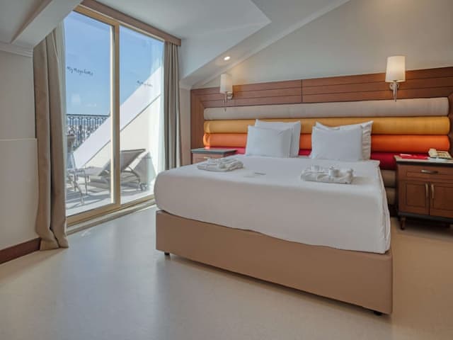 Deluxe Suite (Terrace)