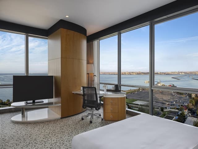 Junior Suite, 1 King Bed, Sea View