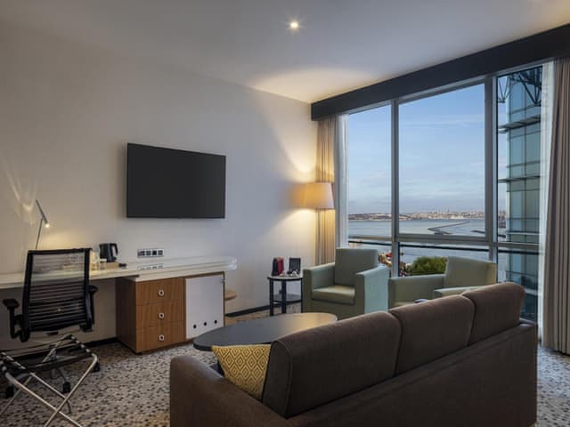 Junior Suite, 2 Twin Beds, Sea View