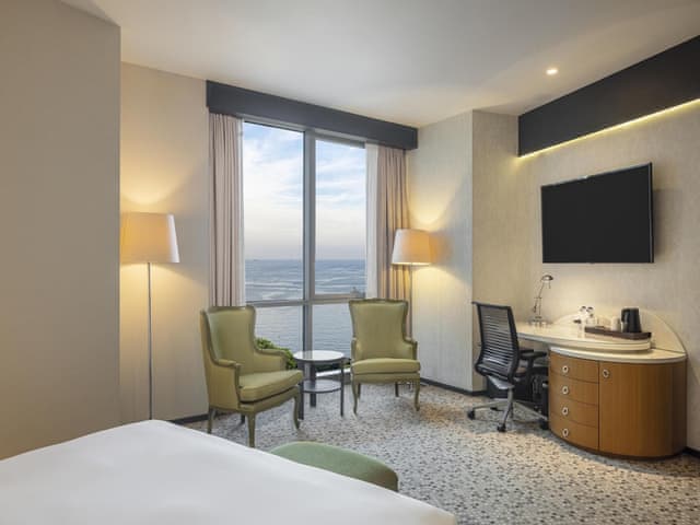 Deluxe Room, 1 King Bed, Sea View