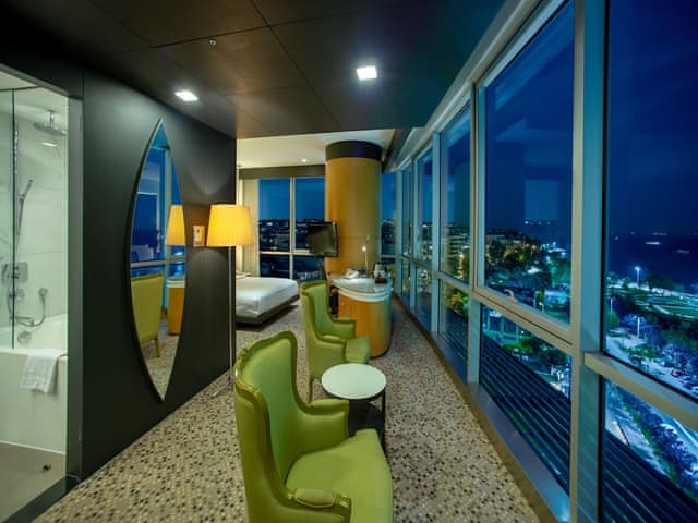 Deluxe Room, 1 King Bed, Sea View