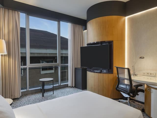 Room, 1 Queen Bed, Accessible, City View