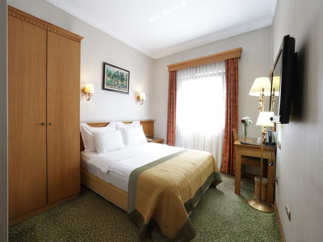 Classic Double or Twin Room