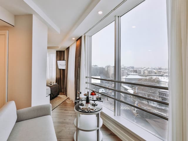 Junior Studio Suite, 1 Bedroom, City View (Park View)