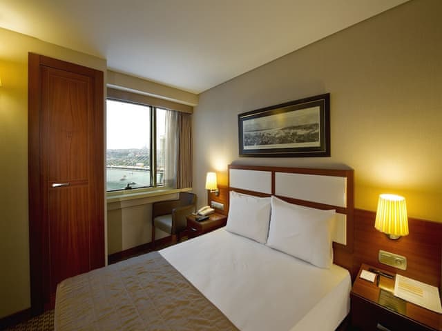Double or Twin Room Sea View