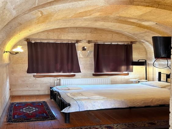Double or twin arch room