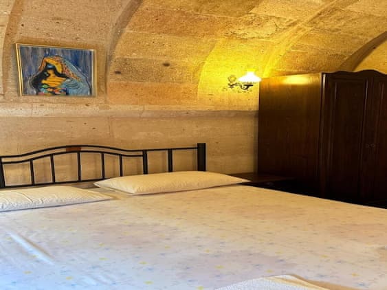 Double or twin arch room