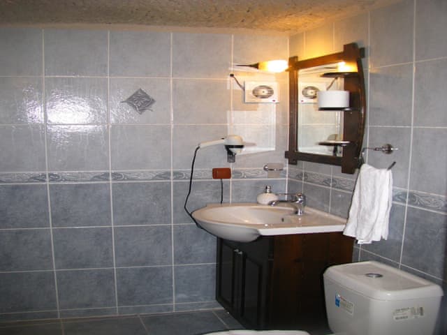 Double Deluxe Cave Room