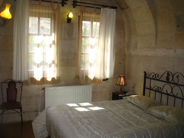Double or twin arch room