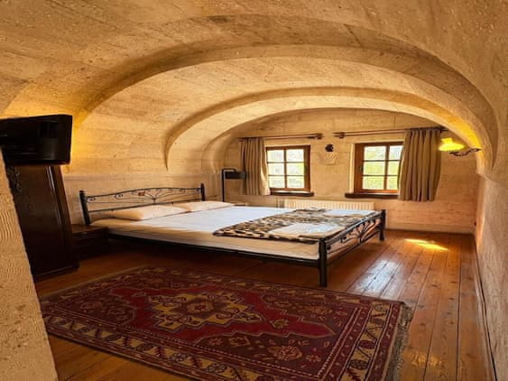 Double or twin arch room