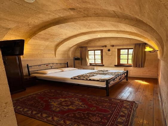 Double or twin arch room