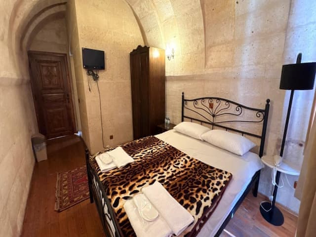 Double Arch Room