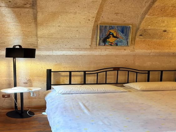 Double or twin arch room