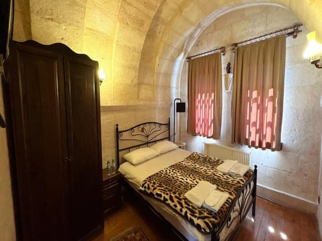 Double Arch Room