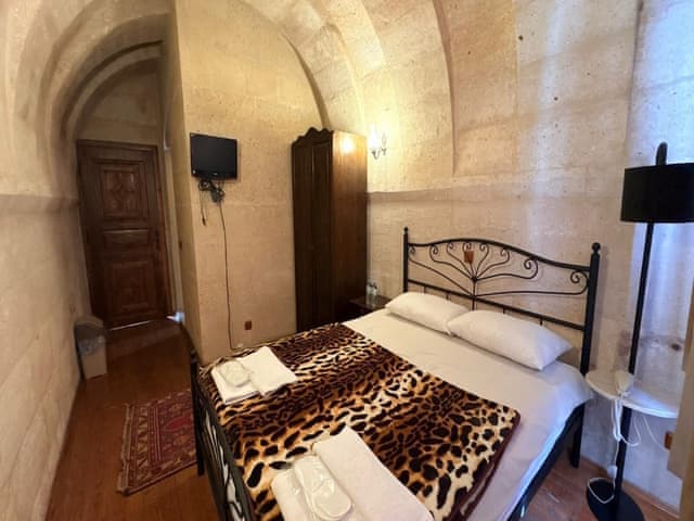 Double Arch Room