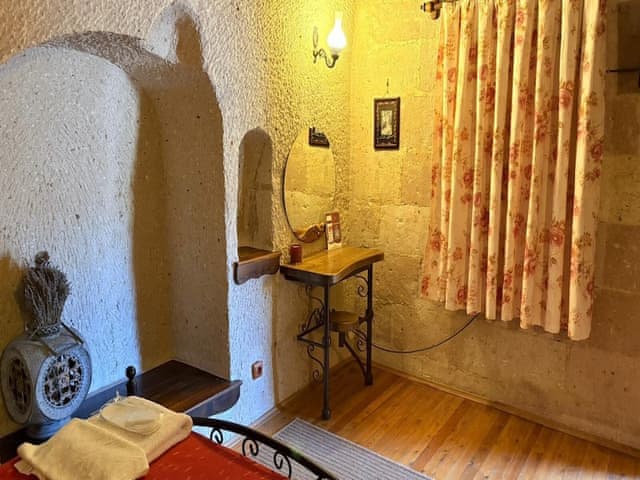 Double Deluxe Cave Room