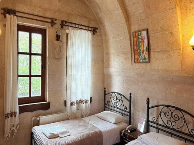 Twin Arch Room