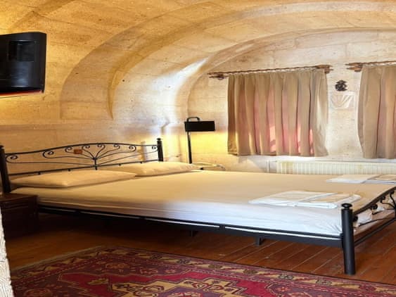 Double or twin arch room