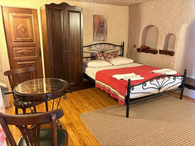 Double Deluxe Cave Room
