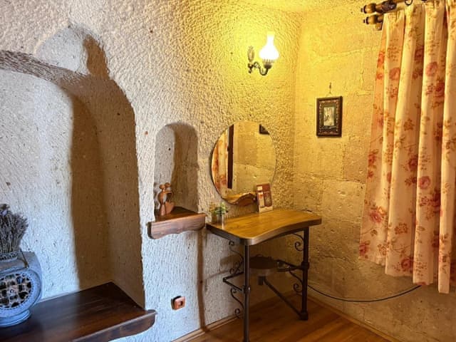Double Deluxe Cave Room