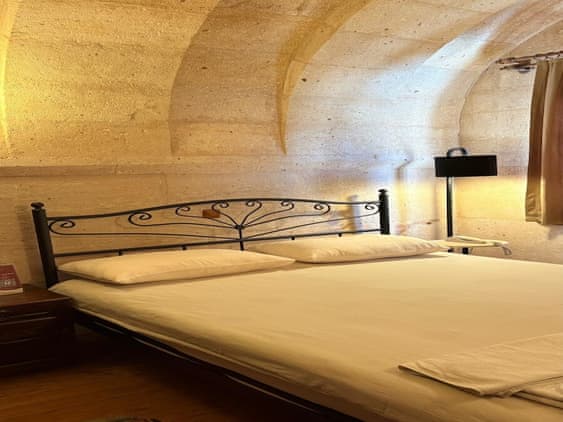 Double or twin arch room