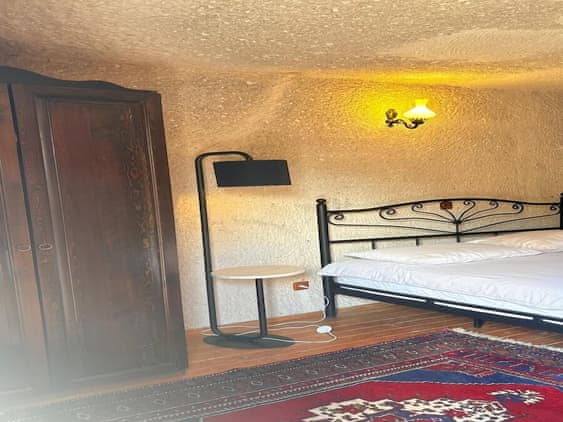 Budget Double Cave Room