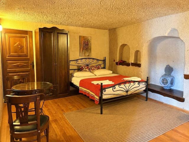 Double Deluxe Cave Room