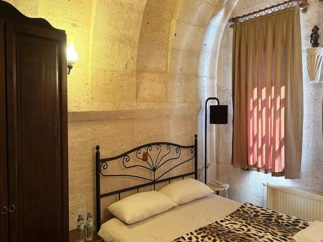 Double Arch Room