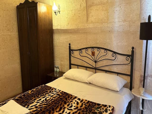 Double Arch Room