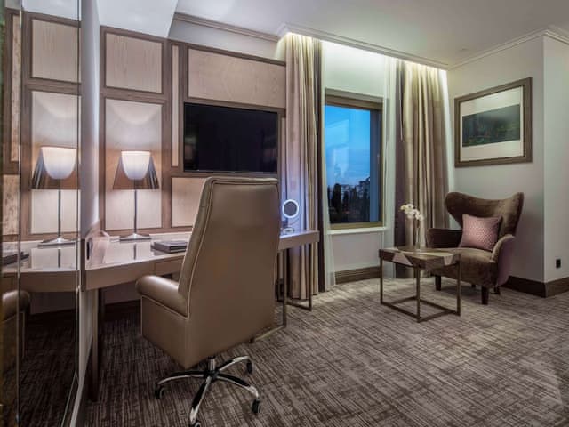 Deluxe Room, 1 King Bed, Park View